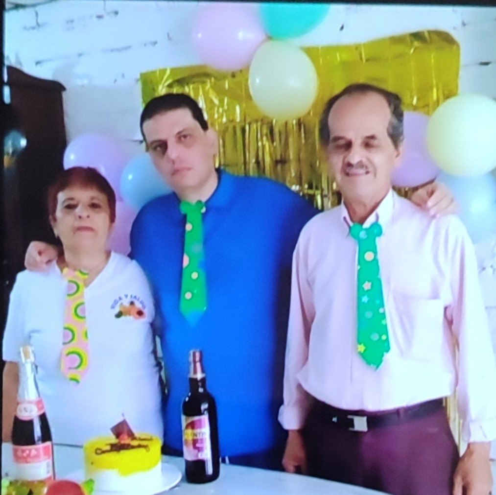 Foto de José Edie -esposa e hijo Lopez